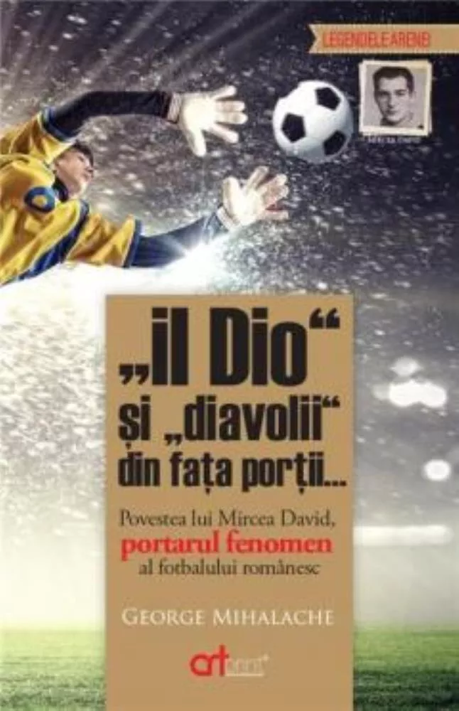 „Il Dio” si „diavolii”din fata portii